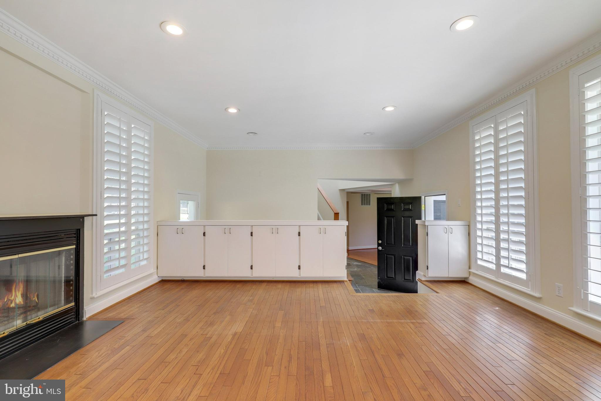 10721 Vale Road Oakton, VA 22124 - Photo 18 of 39 Gallery Image 18
