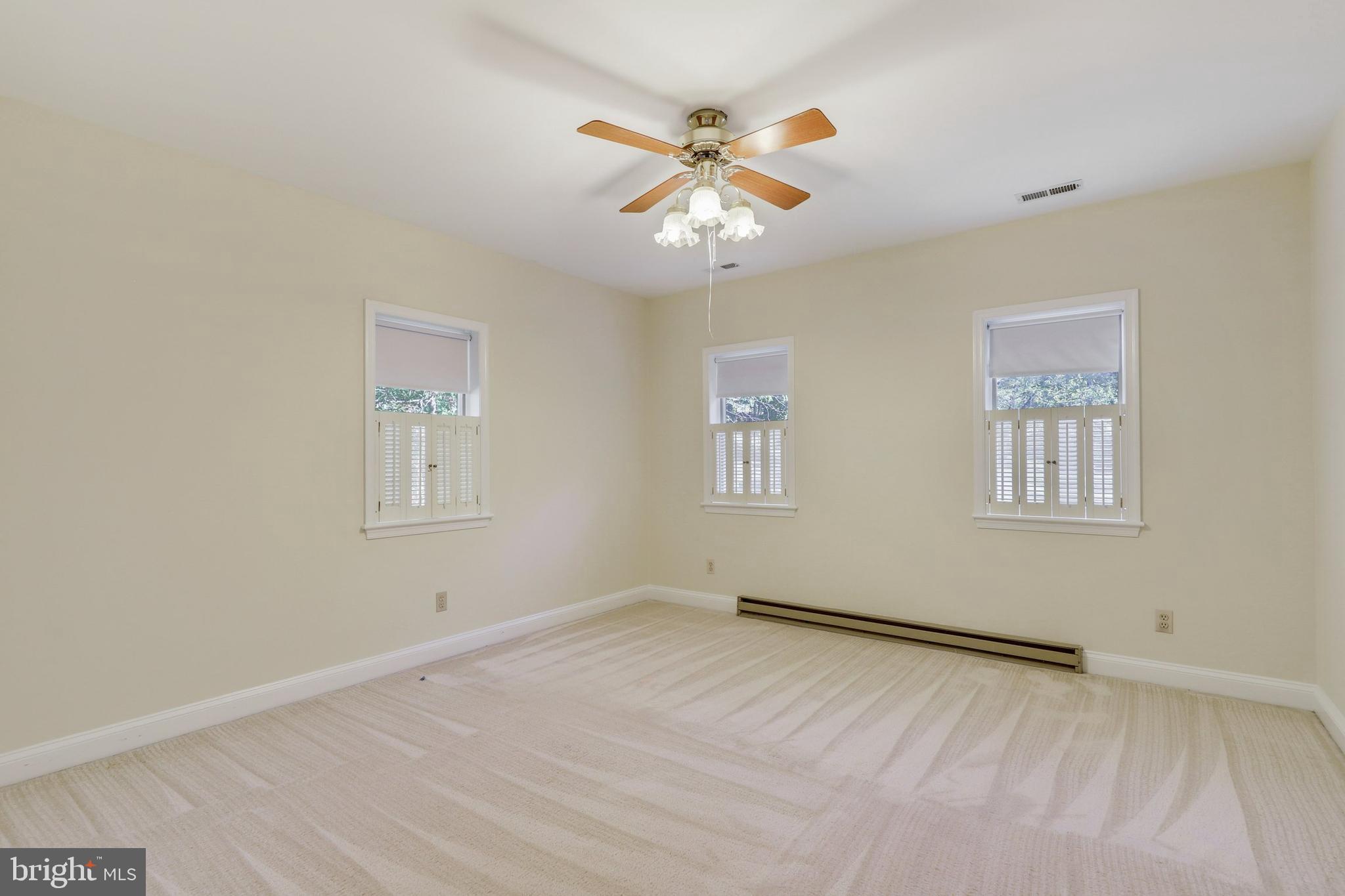 10721 Vale Road Oakton, VA 22124 - Photo 22 of 39 Gallery Image 22