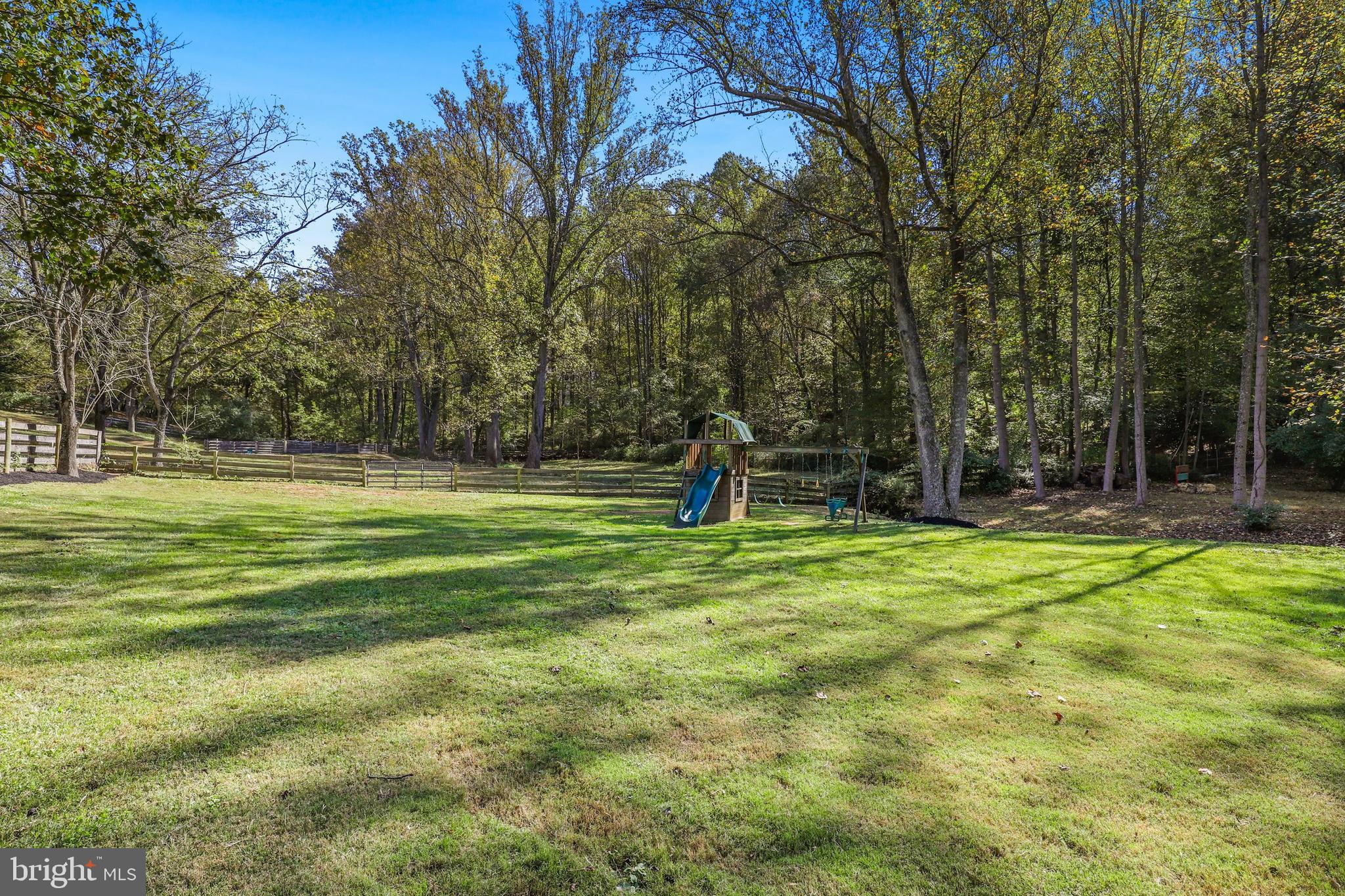 10721 Vale Road Oakton, VA 22124 - Photo 36 of 39 Gallery Image 36