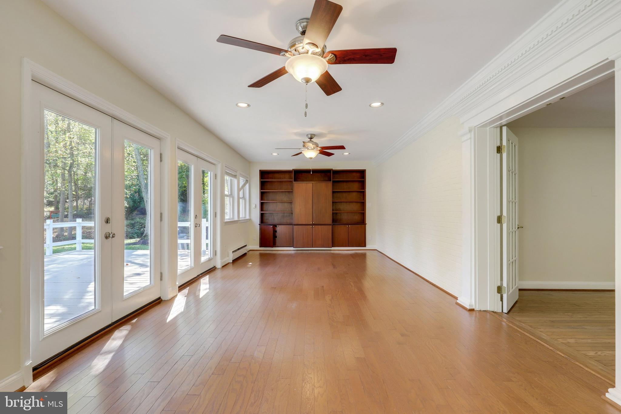 10721 Vale Road Oakton, VA 22124 - Photo 9 of 39 Gallery Image 9