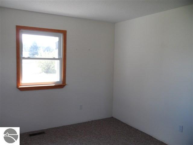 2275 Valley Road Mancelona, MI 49659 - Photo 14 of 25 1739132-13.JPG