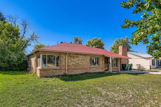 $404,995 | 929 Quentin Street, Aurora, CO 80011