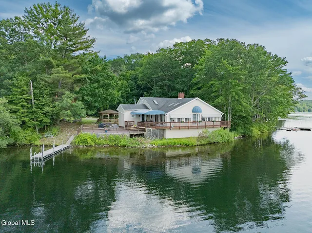 $721,500 | 35 Loon Is Way, Argyle, NY 12809