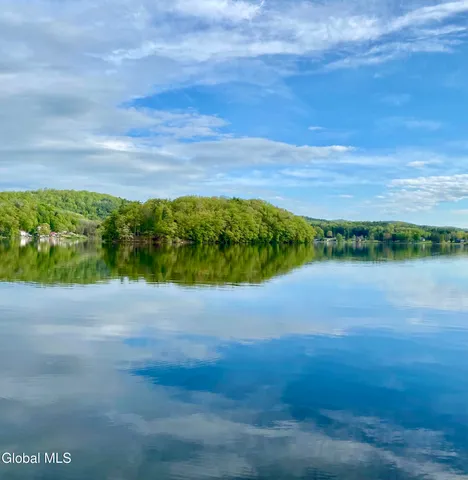 $721,500 | 35 Loon Is Way, Argyle, NY 12809