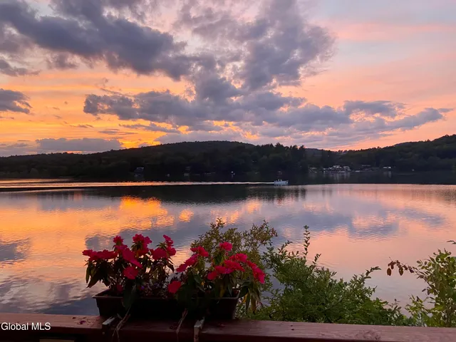 $721,500 | 35 Loon Is Way, Argyle, NY 12809