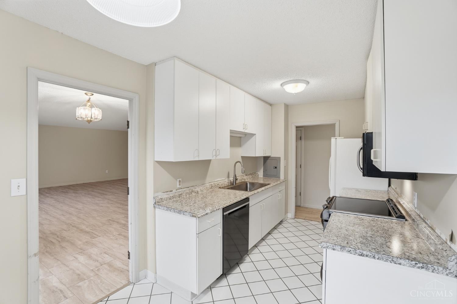 2444 Madison Road, Unit 408 Cincinnati, OH 45208 - Photo 14 of 49