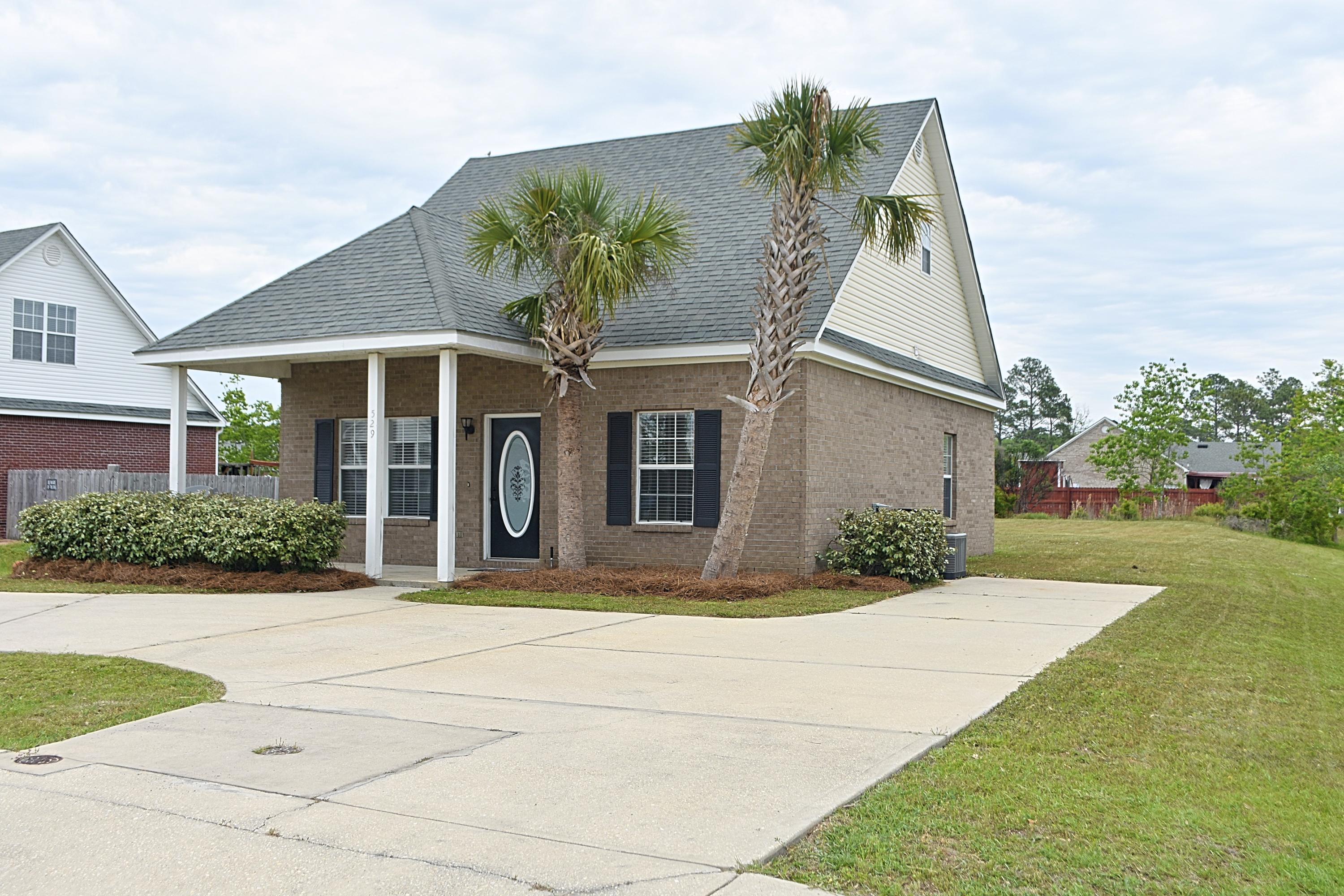 529 Tropical Way Freeport, FL 32439 - Photo 5 of 26 529 Tropical Way00004_Sideview