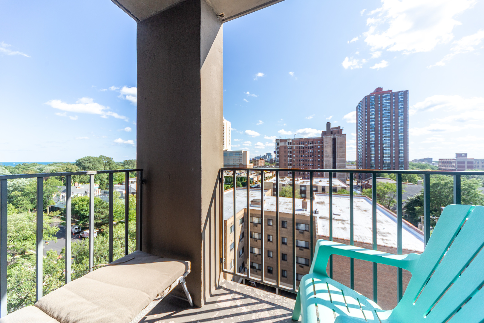 5320 North Sheridan Road, Unit 802 Chicago, IL 60640 - Photo 20 of 26 a balcony with a city view
