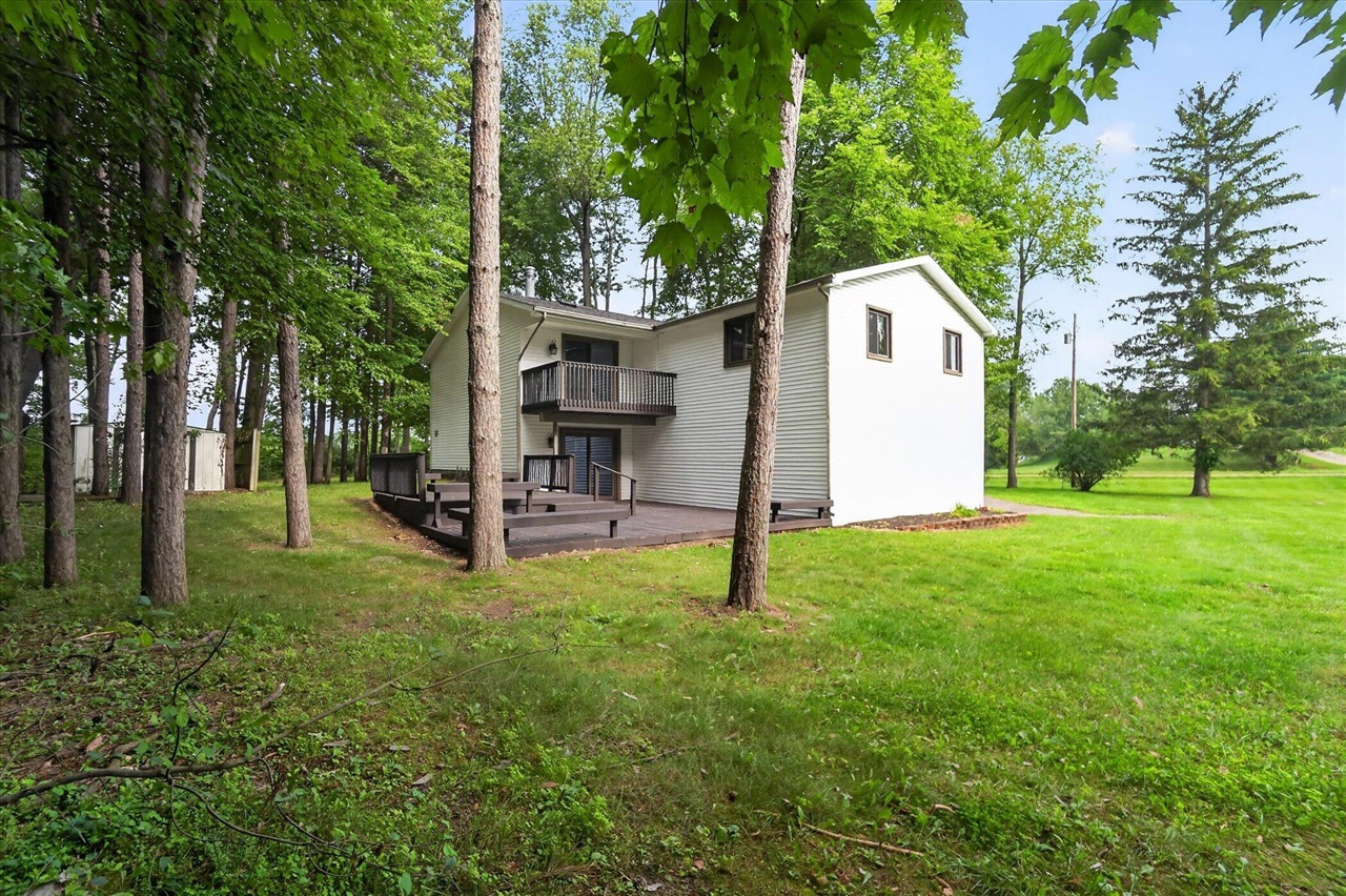 4042 Burns Road Howell, MI 48855 - Photo 6 of 26