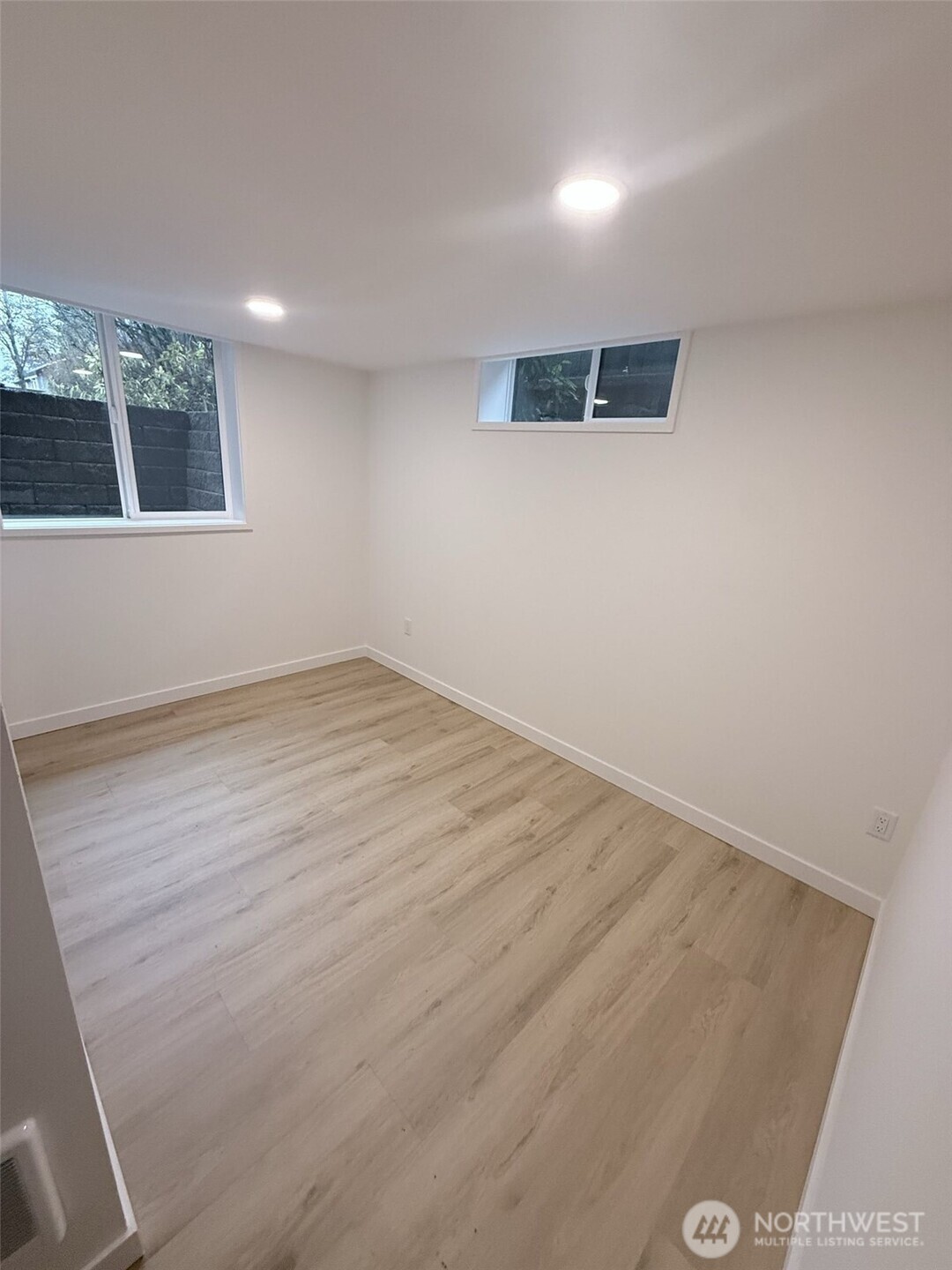 13936 4th Avenue Southwest, Unit B Burien, WA 98166 - Photo 7 of 10