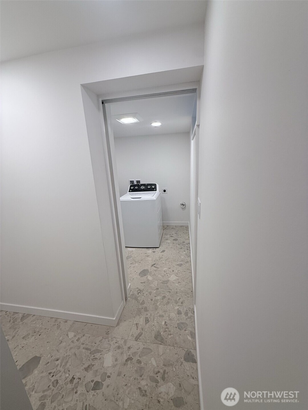 13936 4th Avenue Southwest, Unit B Burien, WA 98166 - Photo 9 of 10