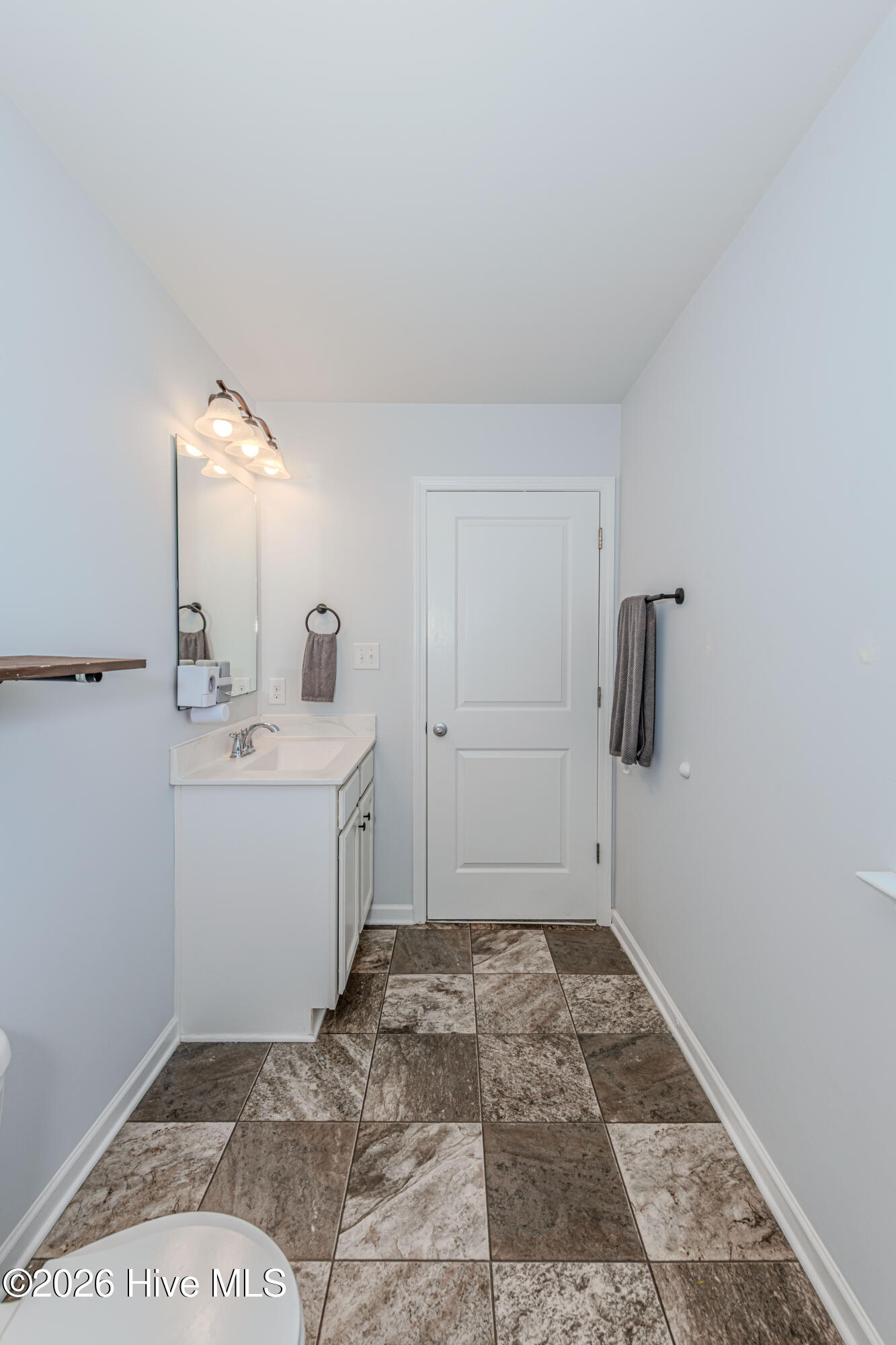 109 Tralee Place Holly Ridge, NC 28445 - Photo 49 of 73 Hallway full bathroom
