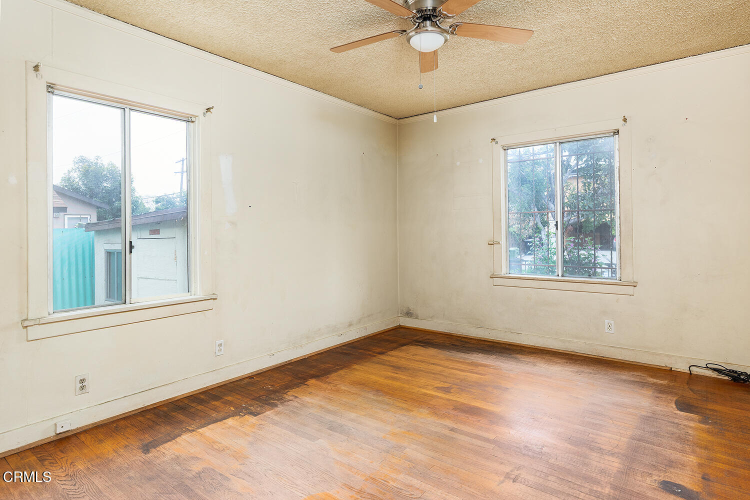 1920 Ripple Street Los Angeles, CA 90039 - Photo 13 of 22 Front bedroom