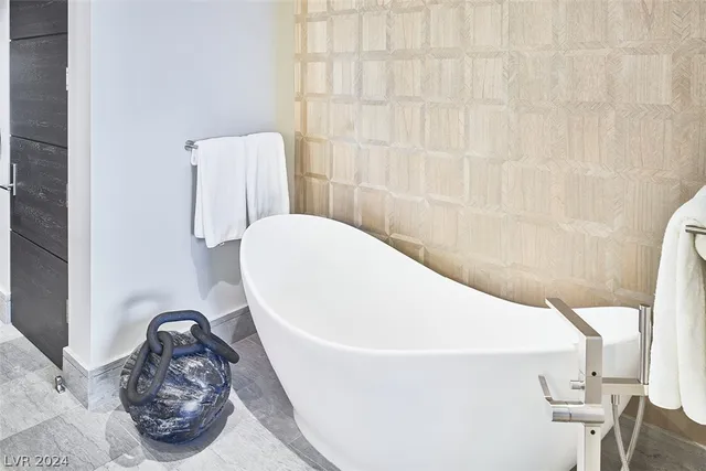 $7,850,000 | 11665 Smt Clb Drive, Unit 105, Las Vegas, NV 89135