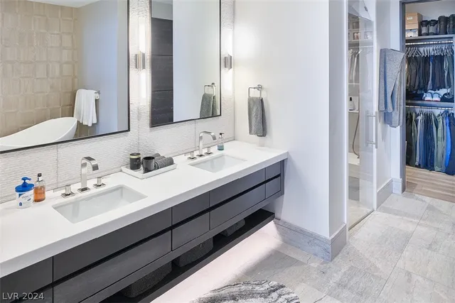 $7,850,000 | 11665 Smt Clb Drive, Unit 105, Las Vegas, NV 89135