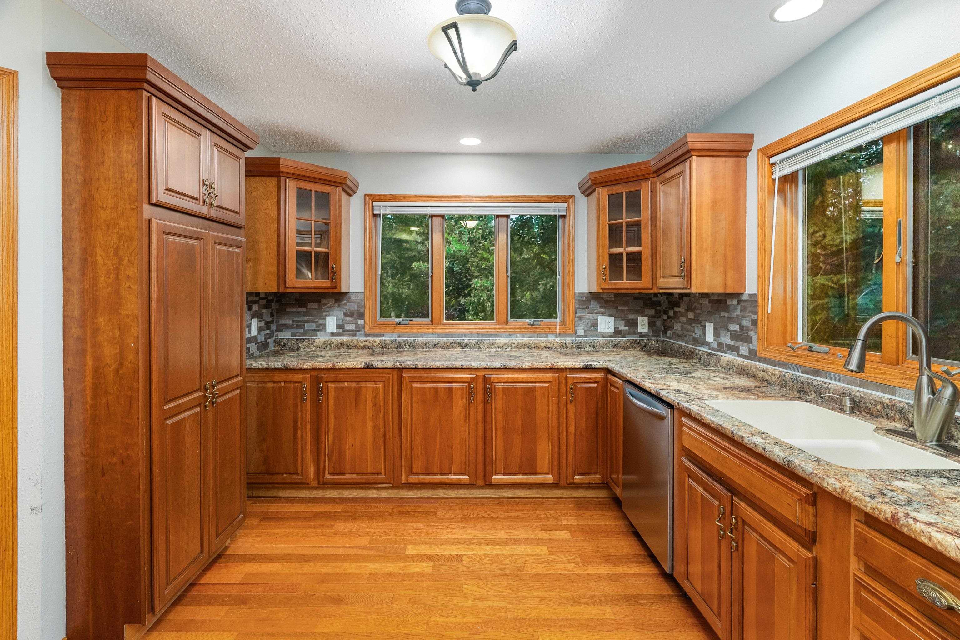 4301 Grouse Ridge Drive Hermantown, MN 55811 - Photo 13 of 44 Kitchen