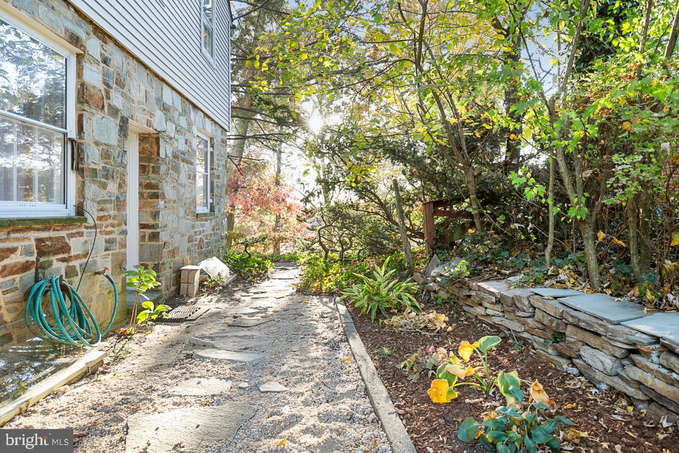 4107 Westview Road Baltimore, MD 21218 - Photo 23 of 27 North Side Garden