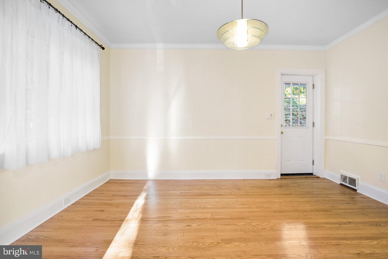 4107 Westview Road Baltimore, MD 21218 - Photo 5 of 27 Dining Room