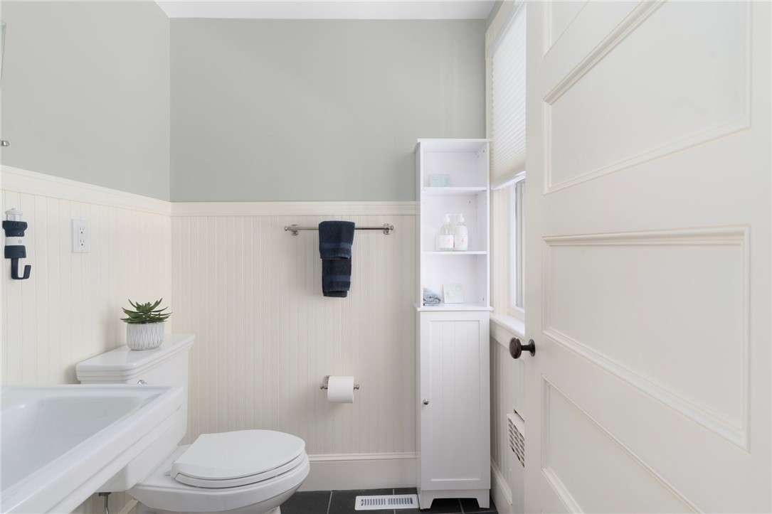 21 Division Street Newport, RI 02840 - Photo 21 of 39