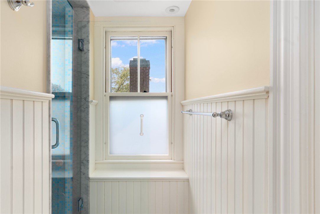 21 Division Street Newport, RI 02840 - Photo 29 of 39