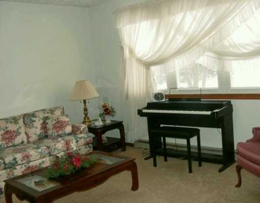 525 Mercer Road Slippery Rock, PA 16057 - Photo 5 of 8 Dining Room.