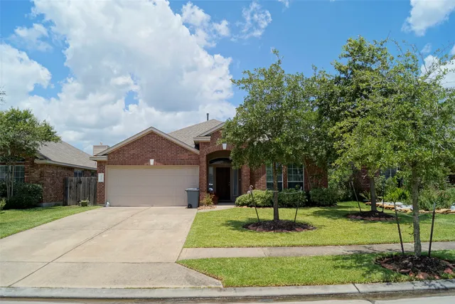 $1,925 | 2723 Wild Oak Park Drive, Conroe, TX 77385