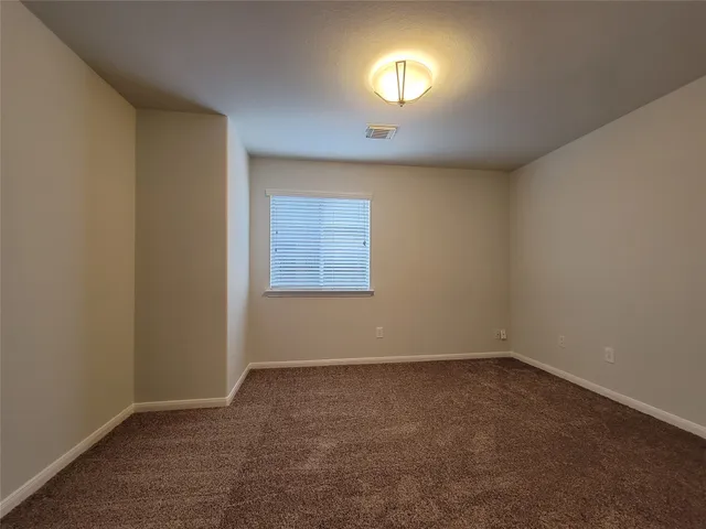 $1,925 | 2723 Wild Oak Park Drive, Conroe, TX 77385