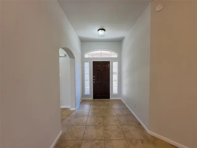 $1,925 | 2723 Wild Oak Park Drive, Conroe, TX 77385