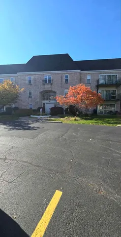 $2,000 | 5001 Carriageway Drive, Unit 308, Rolling Meadows, IL 60008