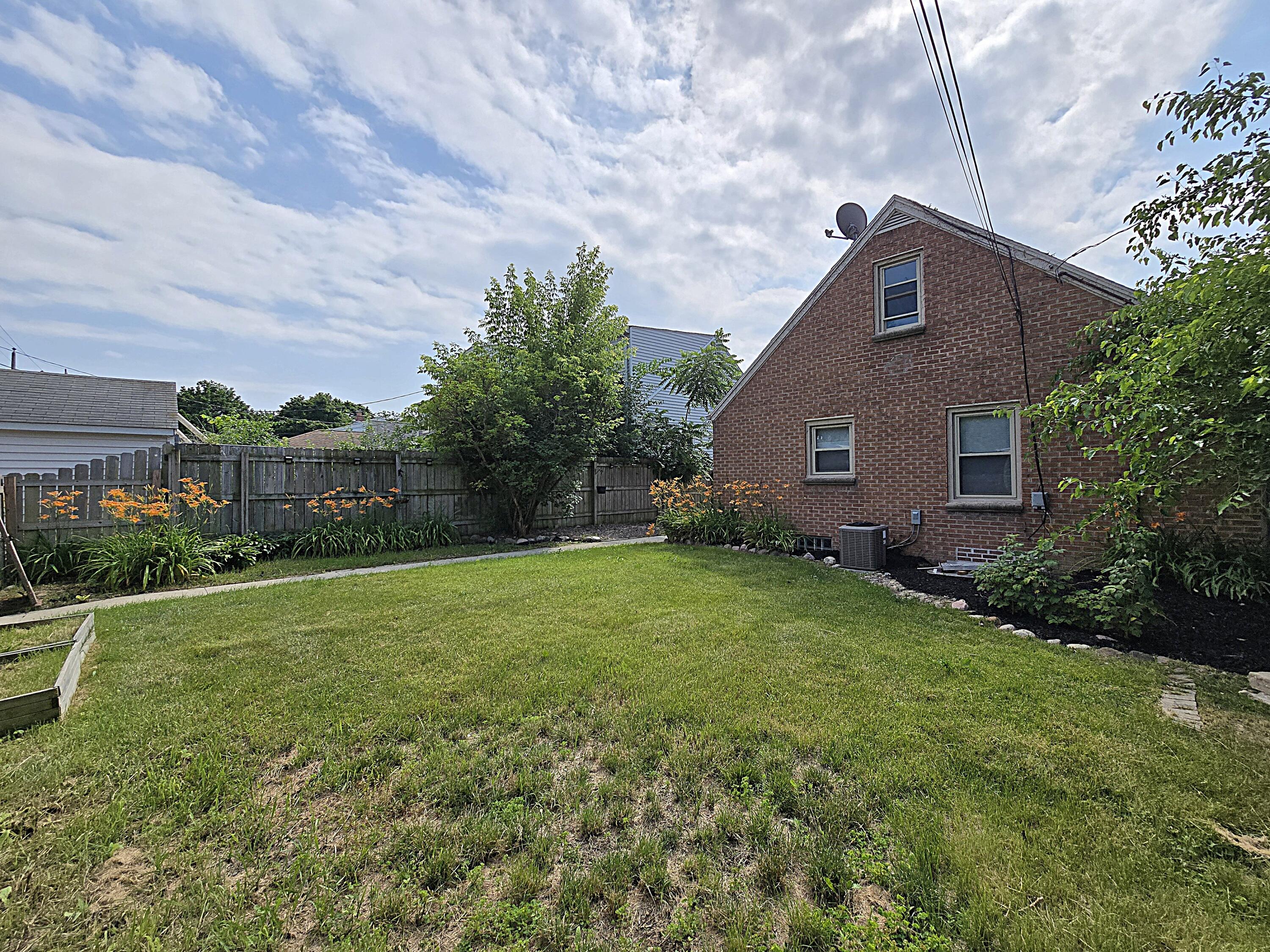 3334 North 92nd Street Milwaukee, WI 53222 - Photo 43 of 44 Backyard