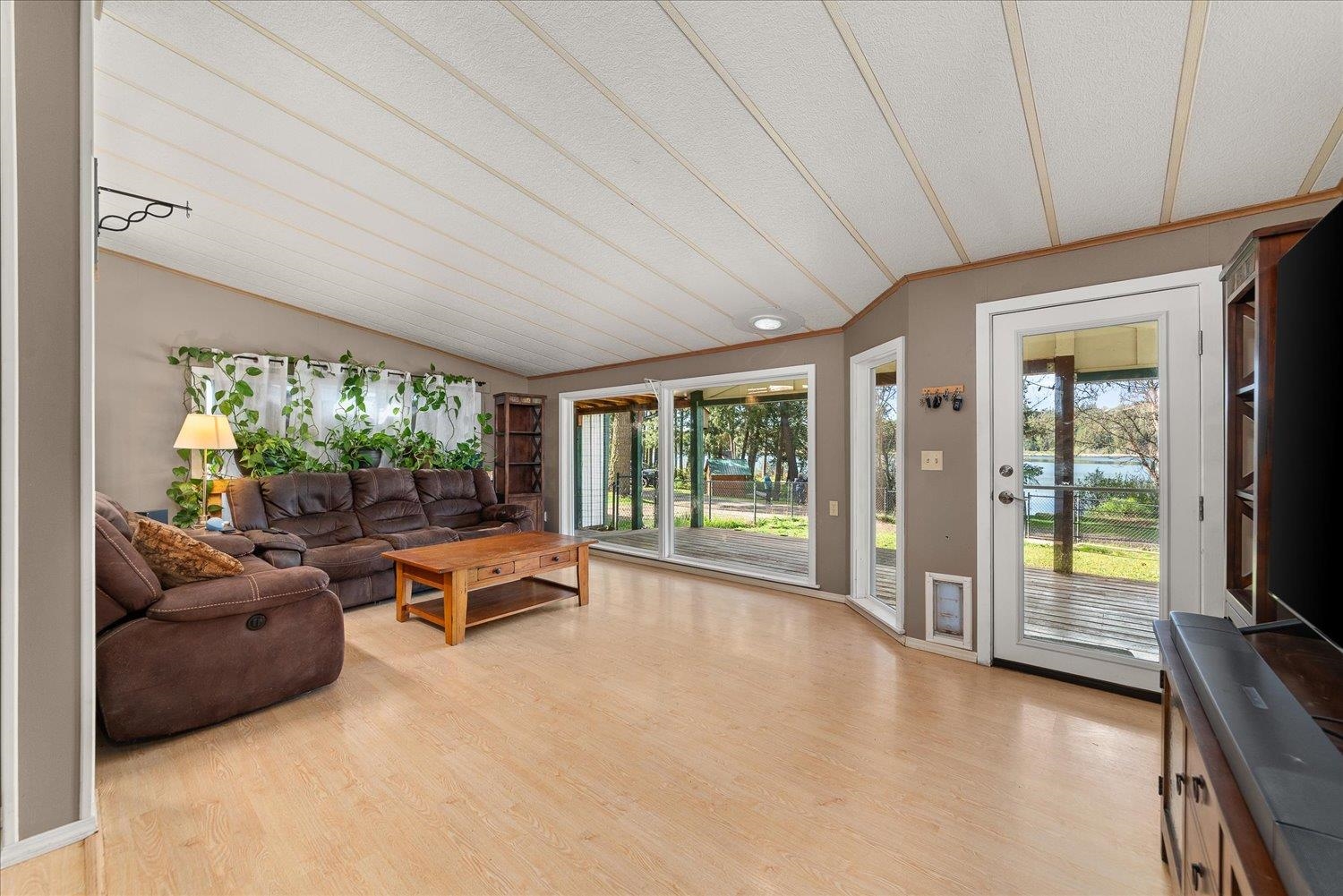 42408 North Sylvan Road Elk, WA 99009 - Photo 11 of 50