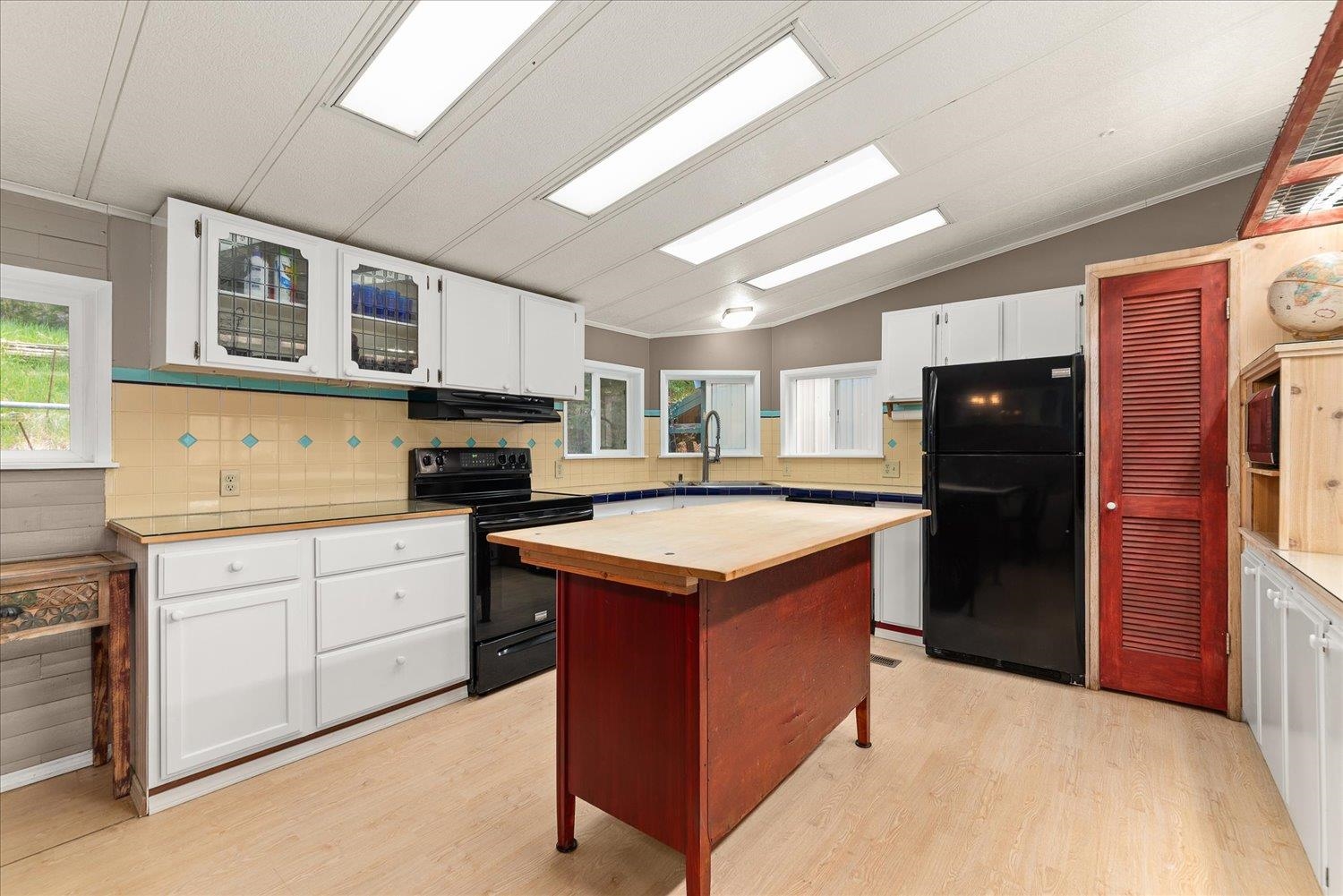 42408 North Sylvan Road Elk, WA 99009 - Photo 15 of 50