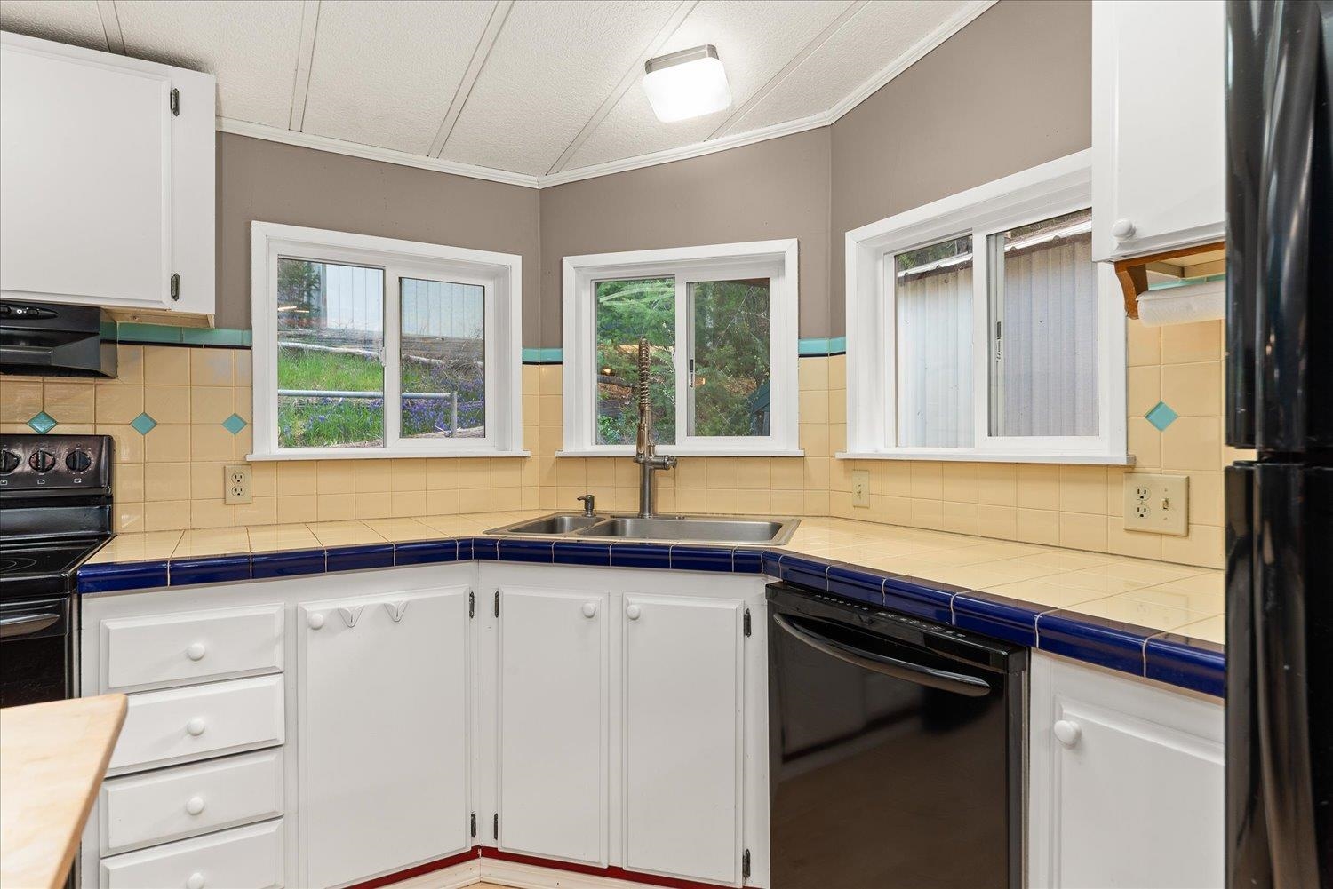 42408 North Sylvan Road Elk, WA 99009 - Photo 16 of 50