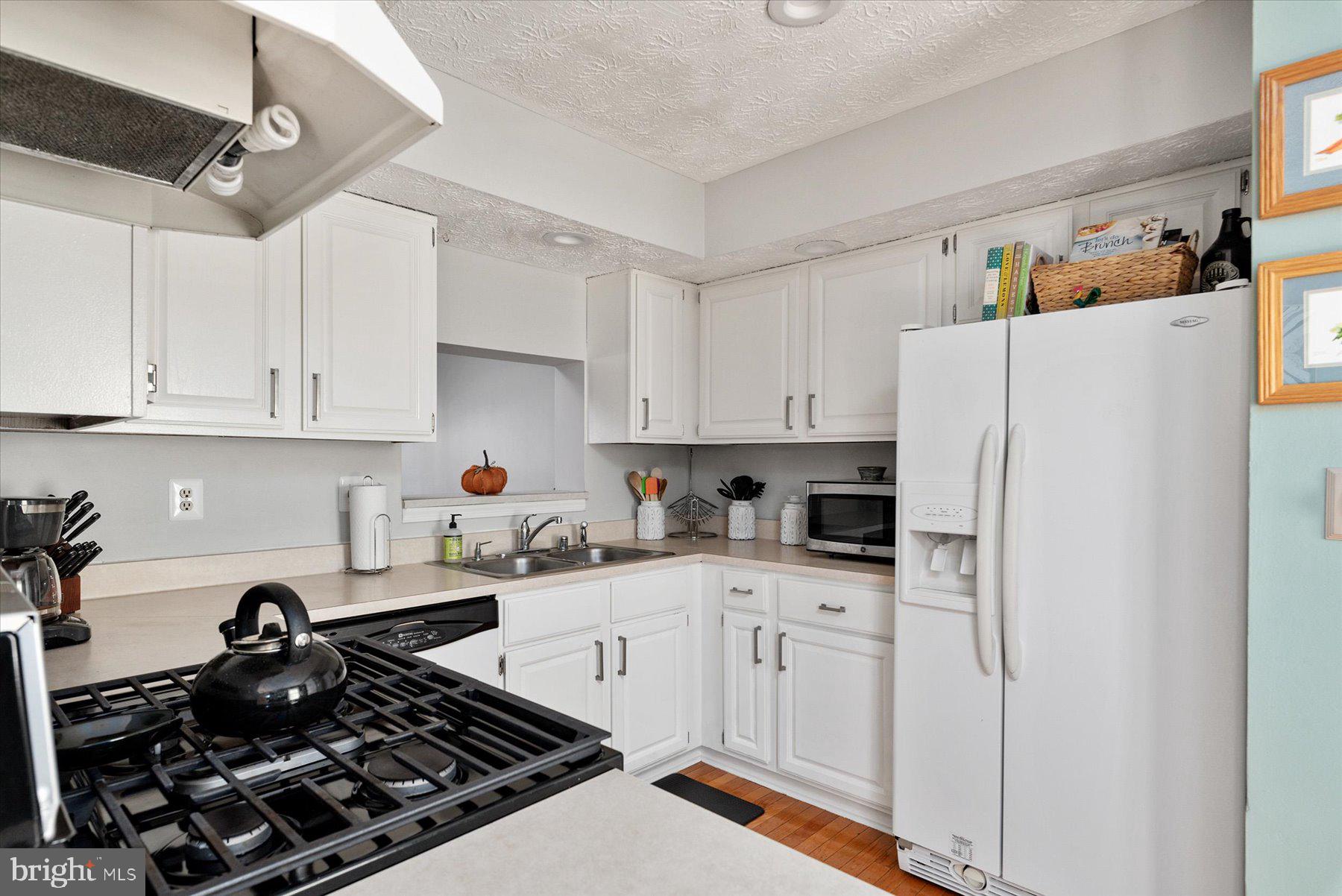 2470 Warm Spring Way Odenton, MD 21113 - Photo 2 of 35 Kitchen