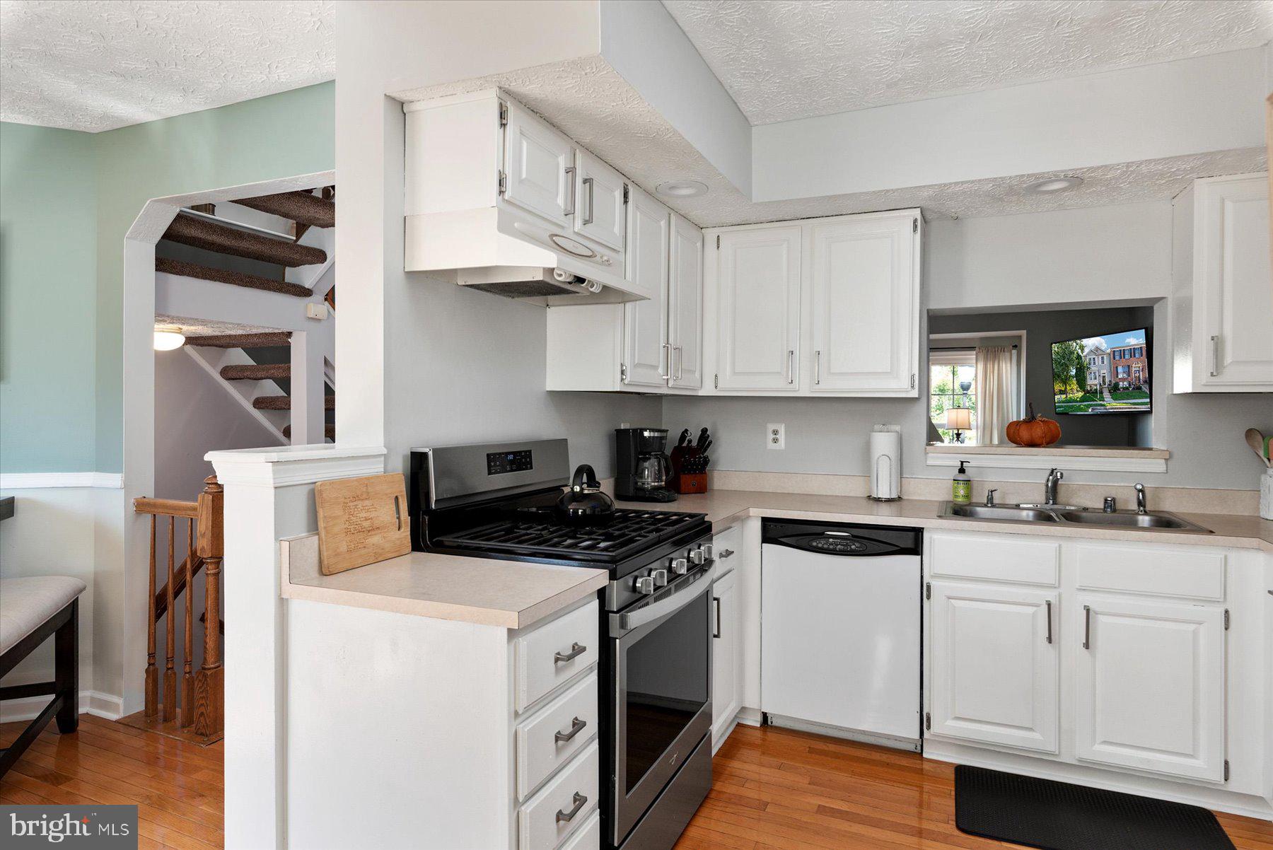 2470 Warm Spring Way Odenton, MD 21113 - Photo 9 of 35 Kitchen