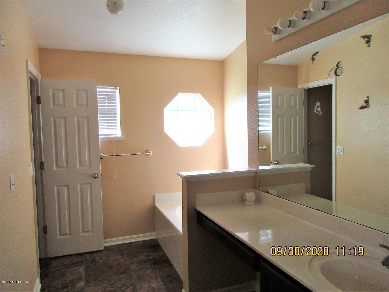 7320 Fox Grove Road Jacksonville, FL 32244 - Photo 11 of 18 Master Bath