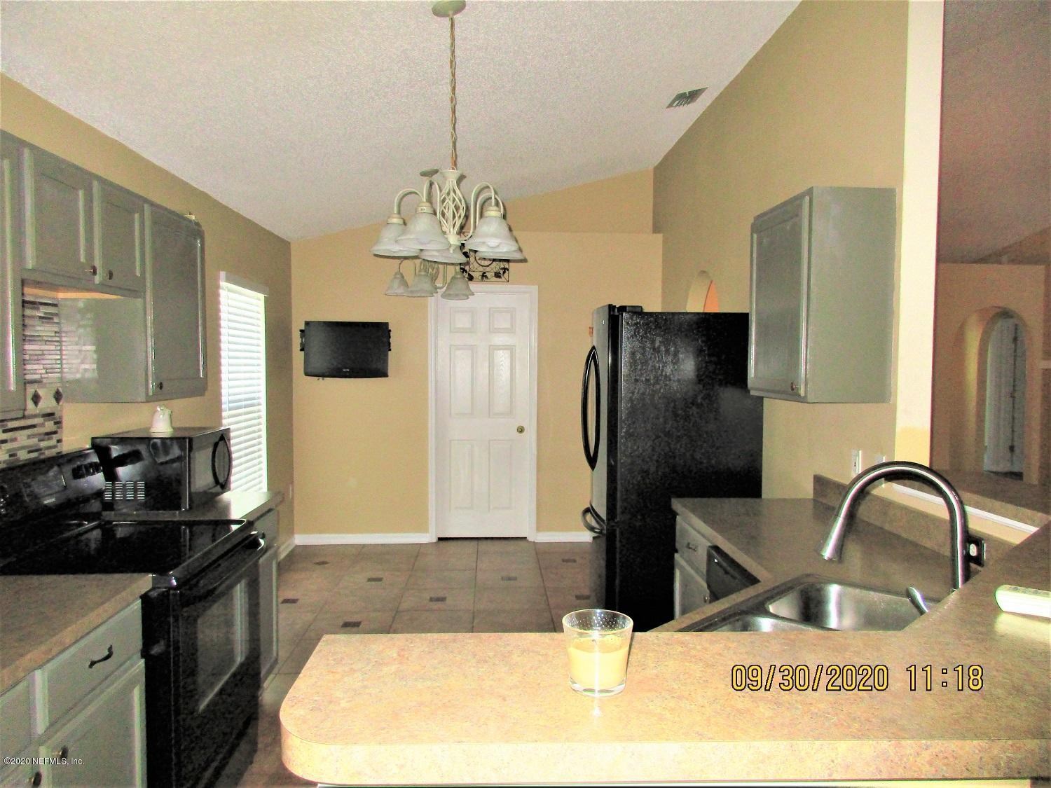 7320 Fox Grove Road Jacksonville, FL 32244 - Photo 14 of 18 Kitchen 3