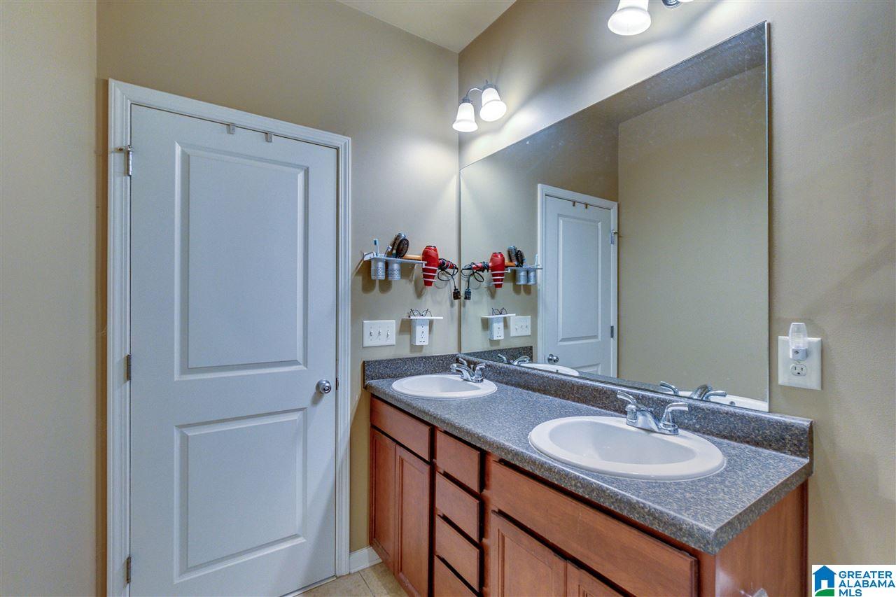 407 Enclave Drive Calera, AL 35040 - Photo 31 of 42