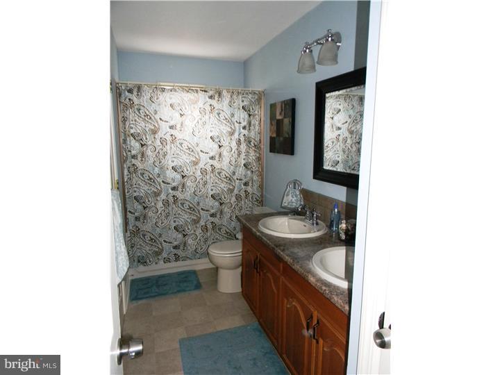 1641 Pin Oak Road Williamstown, NJ 08094 - Photo 14 of 22 Gallery Image 14