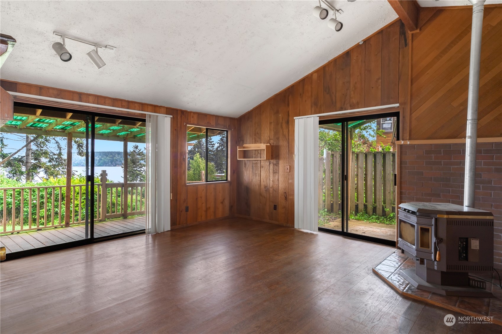 1561 Irondale Road Port Hadlock, WA 98339 - Photo 15 of 38 Gallery Image 15