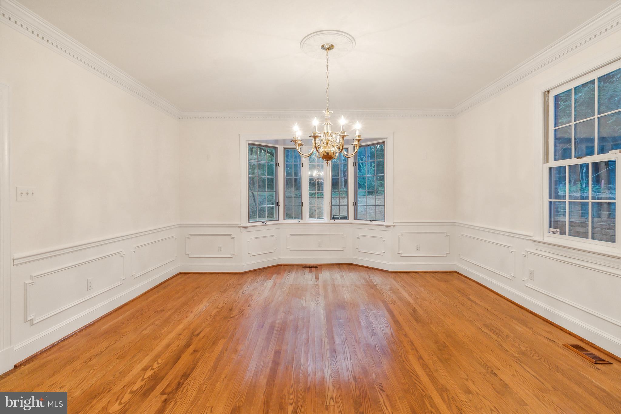 2527 Hunter Mill Road Oakton, VA 22124 - Photo 14 of 85 Elegant space with natural light.