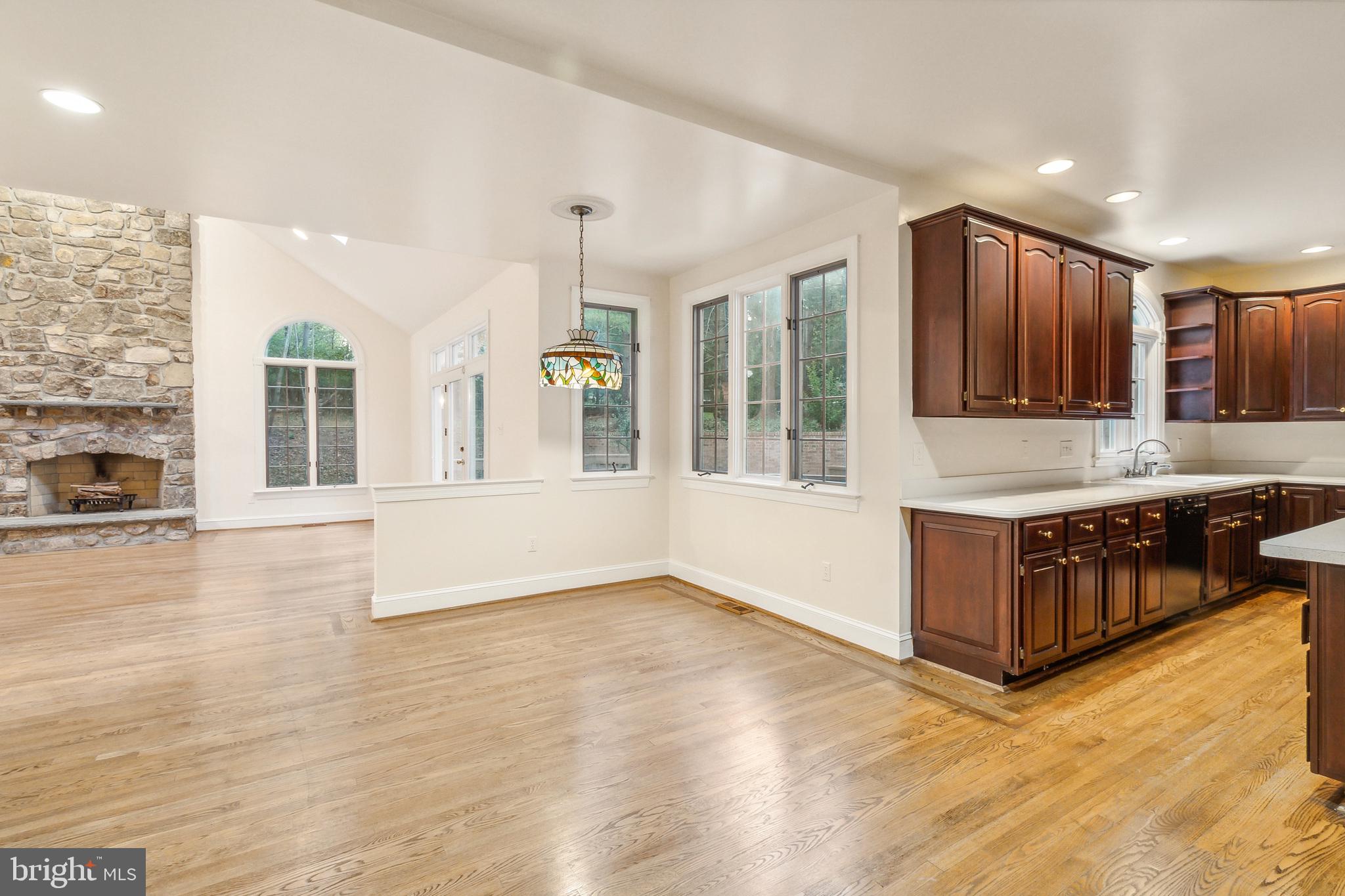 2527 Hunter Mill Road Oakton, VA 22124 - Photo 22 of 85 Spacious elegance with natural light.