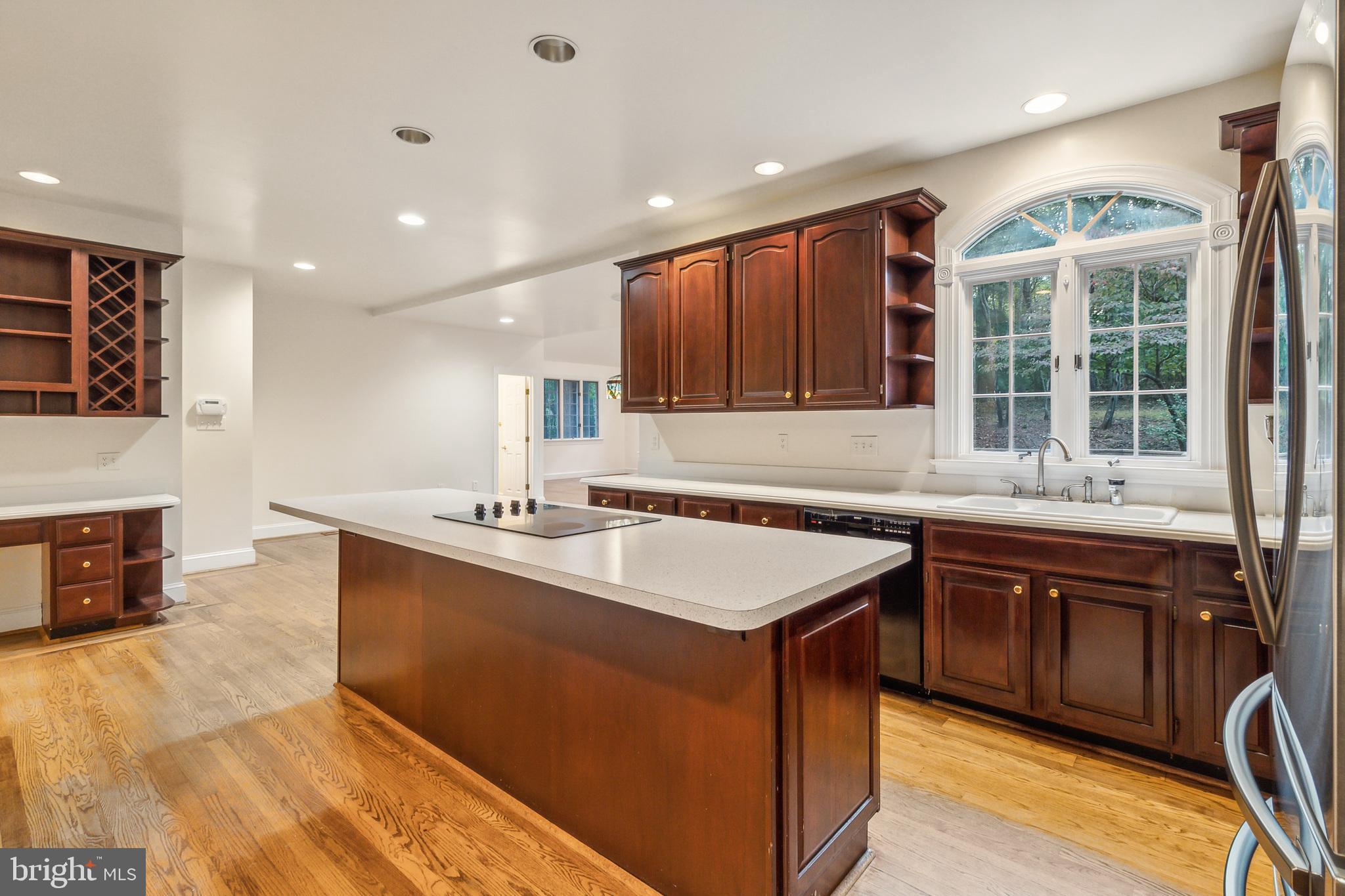 2527 Hunter Mill Road Oakton, VA 22124 - Photo 24 of 85