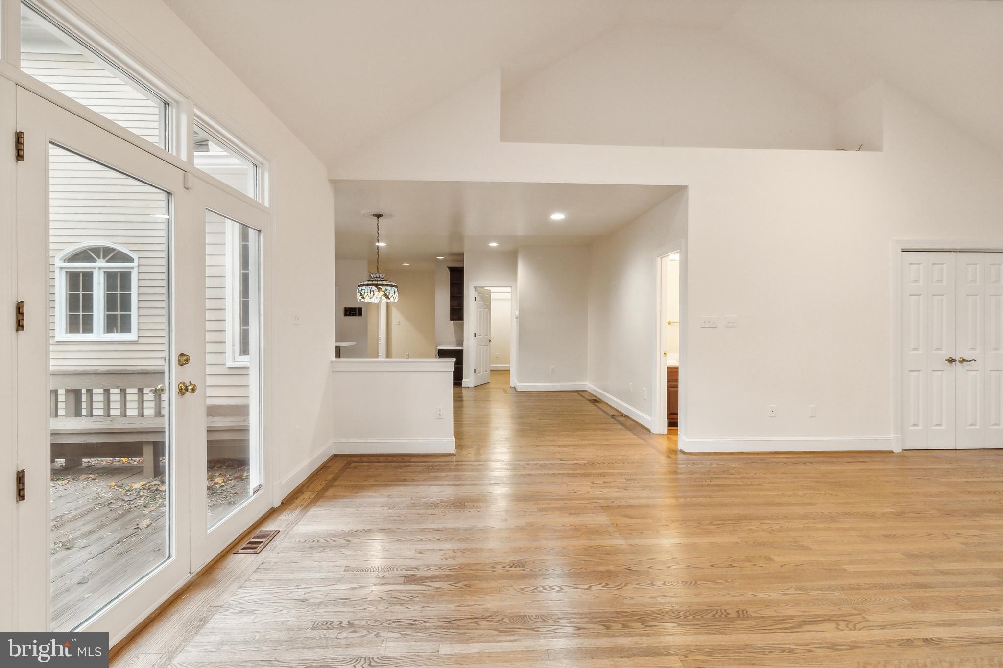 2527 Hunter Mill Road Oakton, VA 22124 - Photo 29 of 85