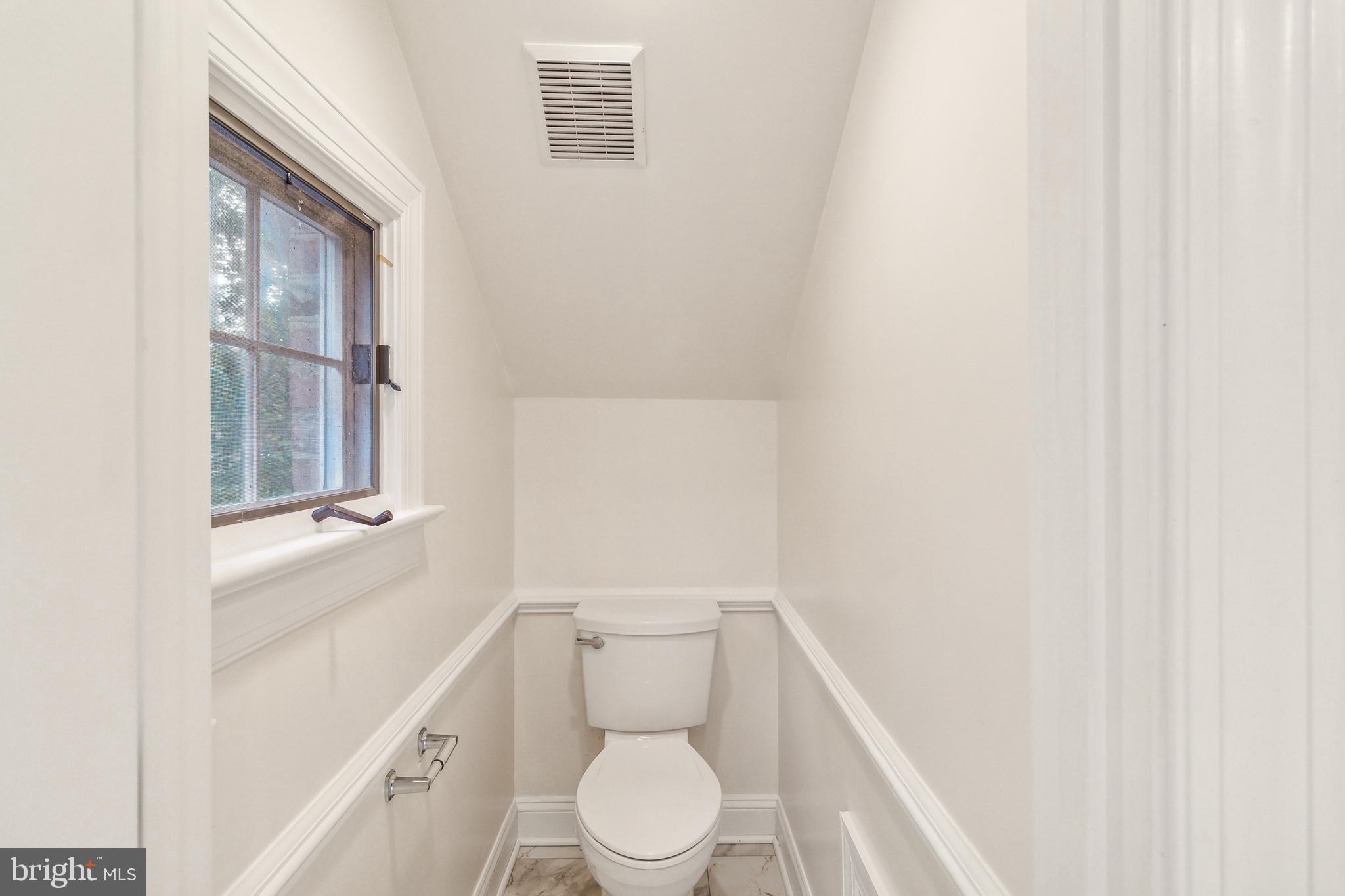 2527 Hunter Mill Road Oakton, VA 22124 - Photo 46 of 85