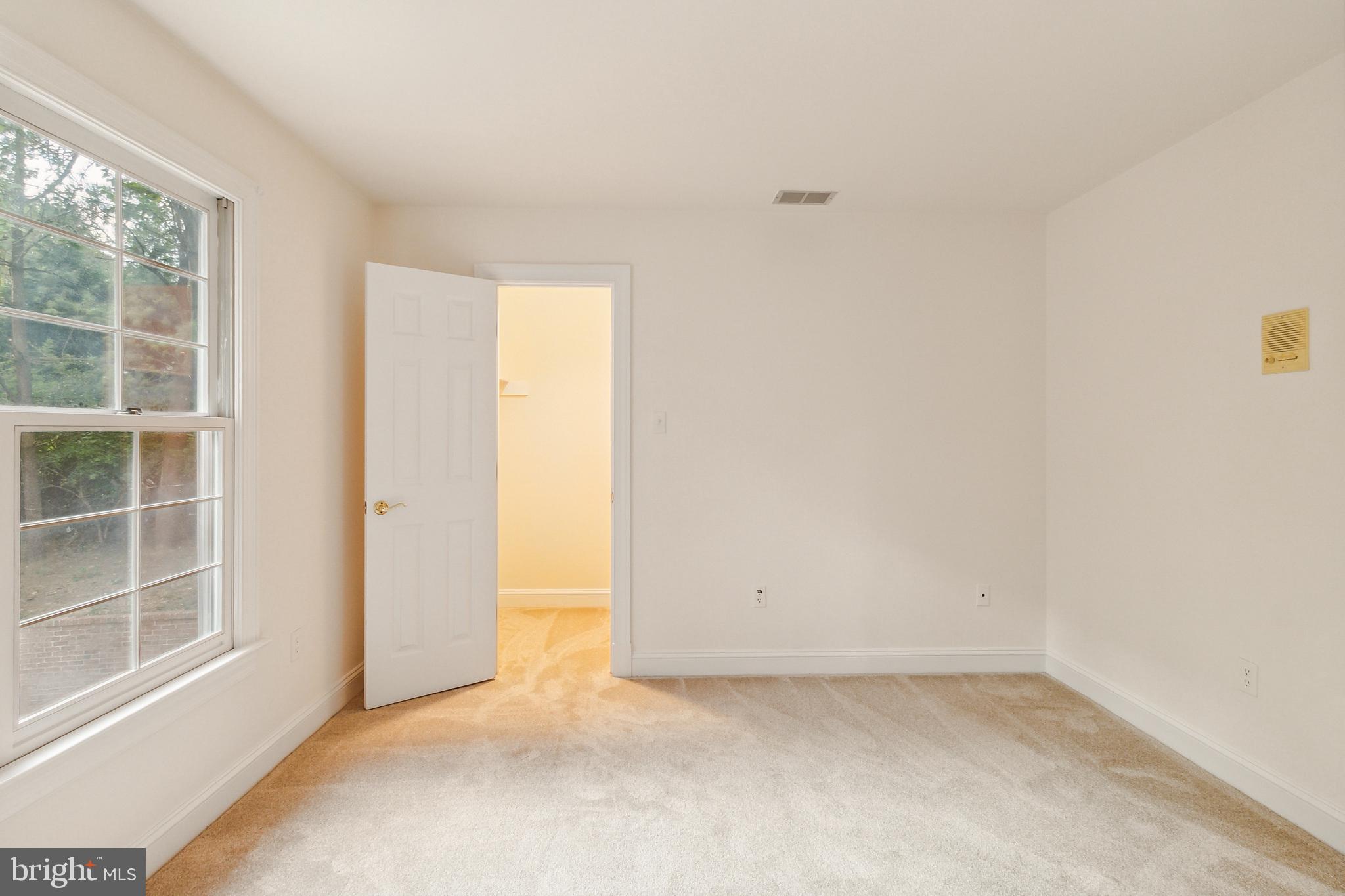 2527 Hunter Mill Road Oakton, VA 22124 - Photo 58 of 85 Bright and airy room with potential.