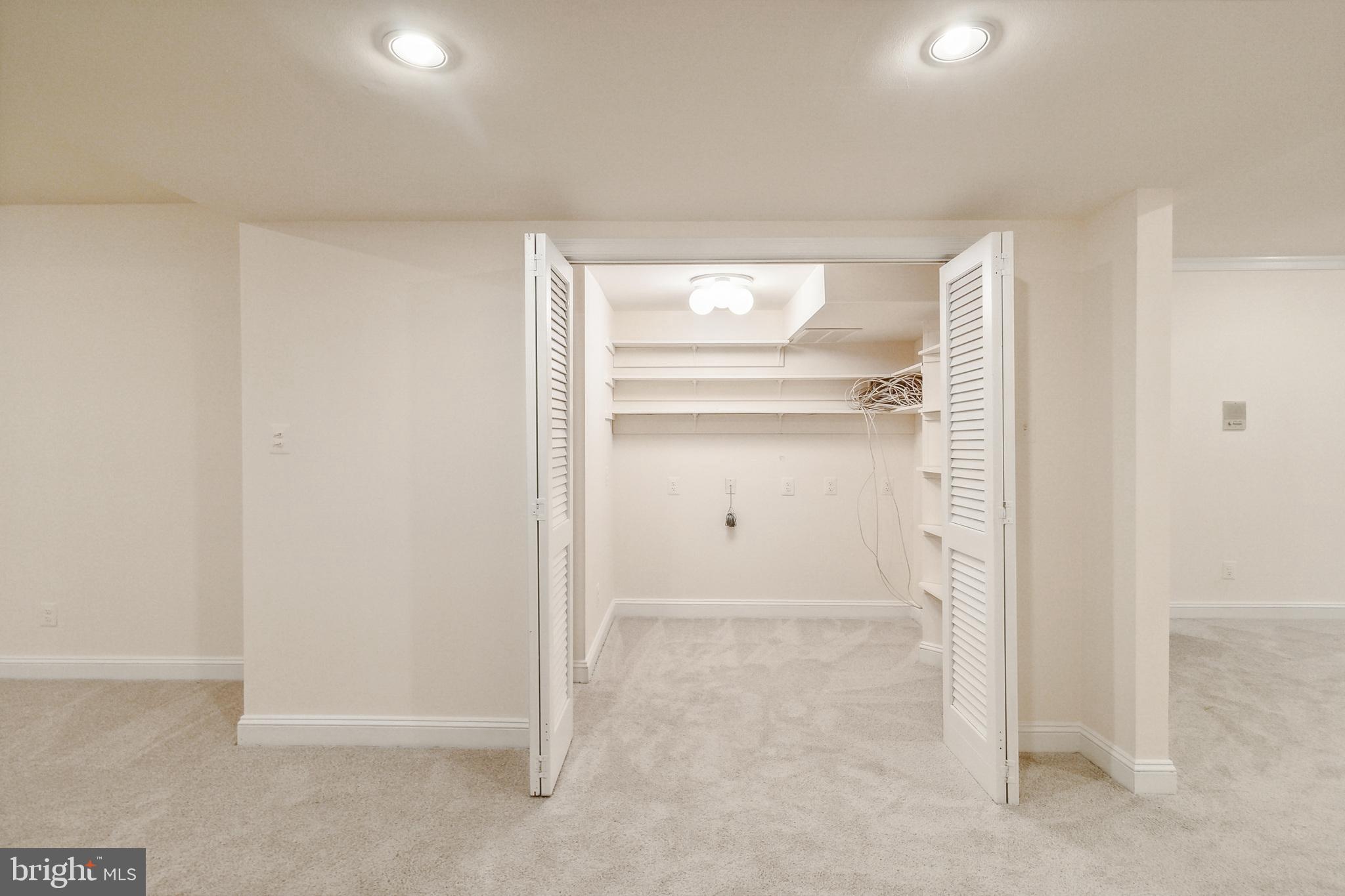 2527 Hunter Mill Road Oakton, VA 22124 - Photo 74 of 85