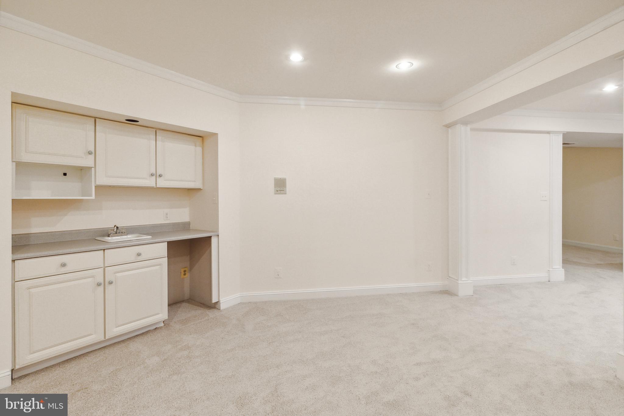 2527 Hunter Mill Road Oakton, VA 22124 - Photo 75 of 85 Spacious, versatile living area awaits.