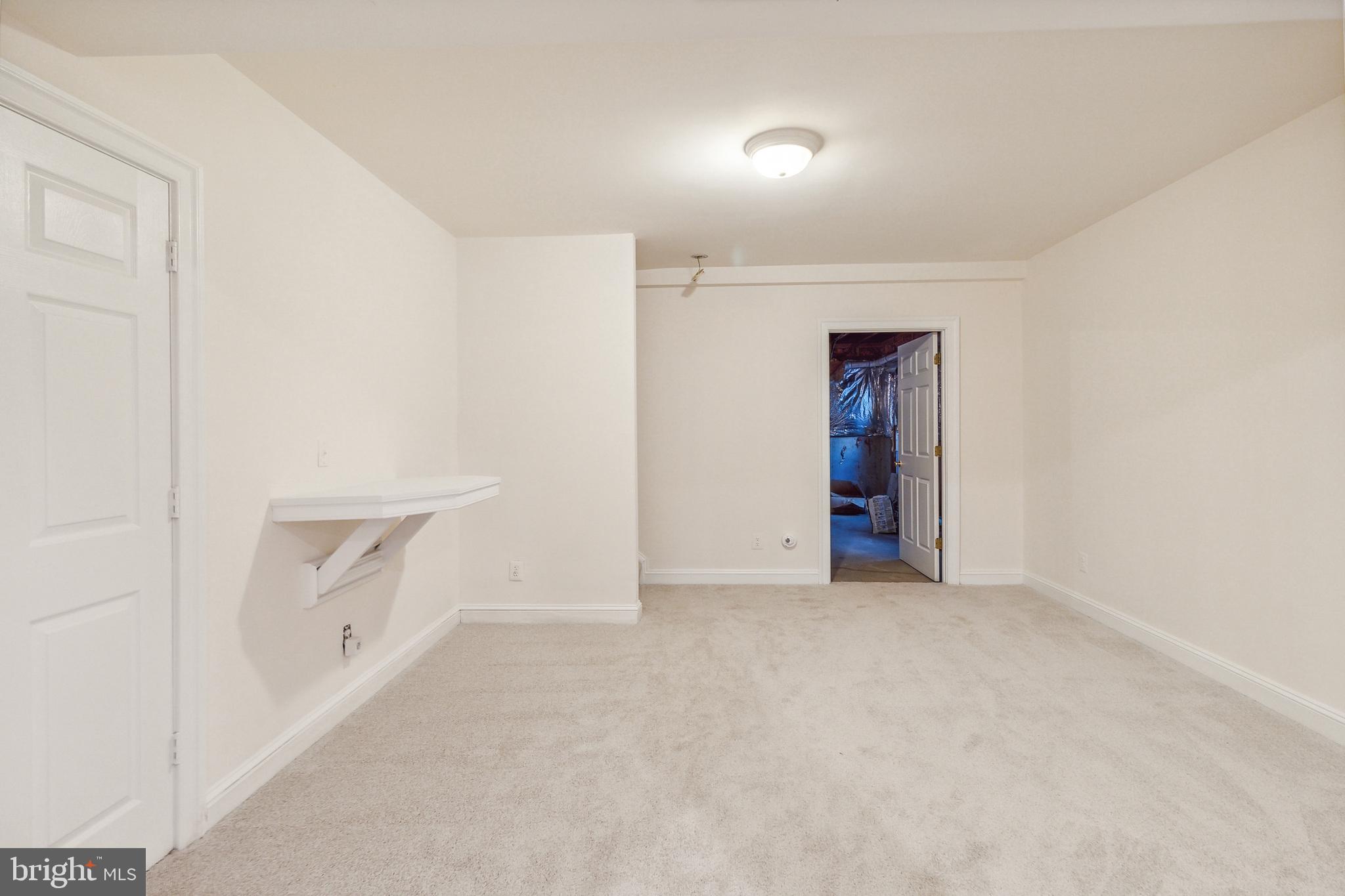 2527 Hunter Mill Road Oakton, VA 22124 - Photo 80 of 85 Spacious, versatile blank canvas room.