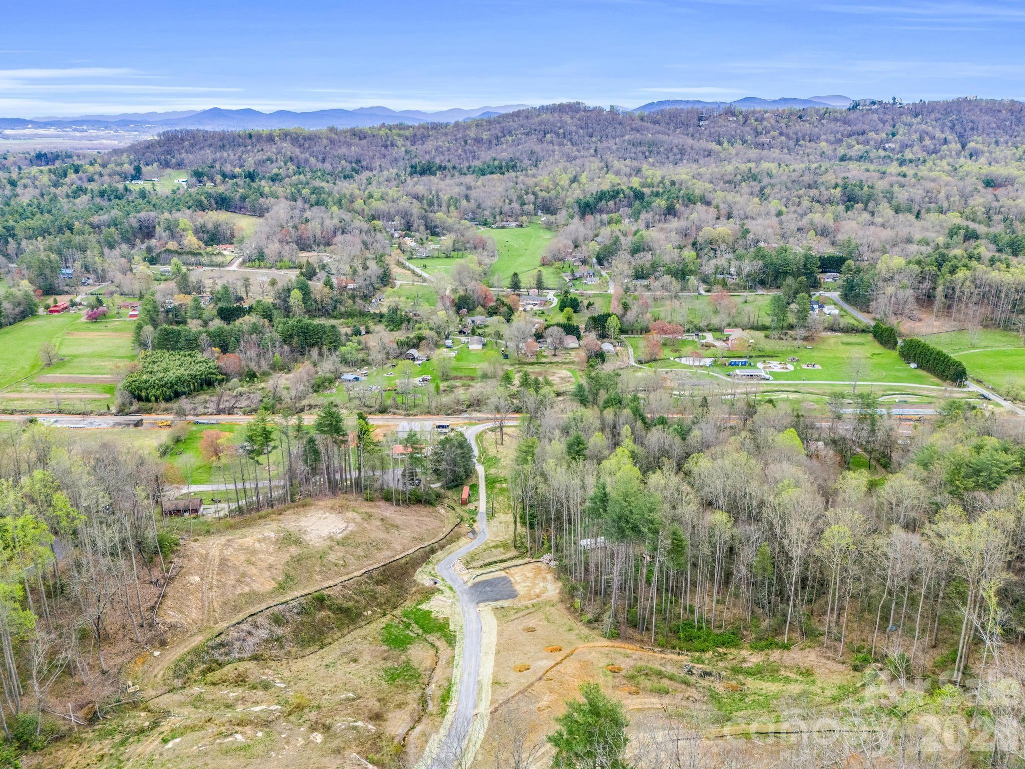 97 Yale Road Hendersonville, NC 28739 - Photo 14 of 48